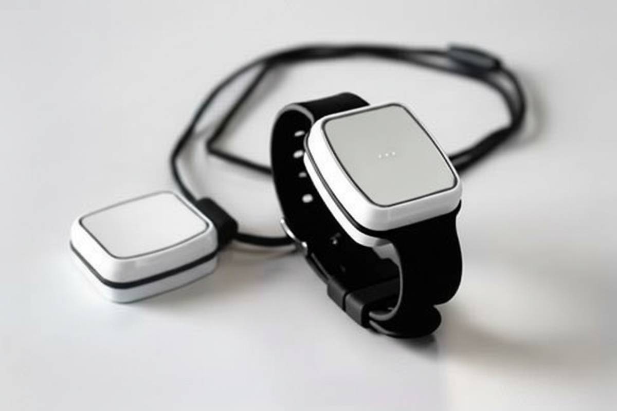 Bracelet détecteur de chute pour personnes âgées