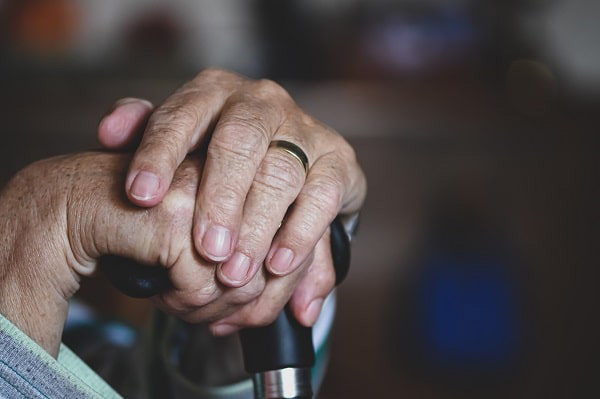 bracelet sos téléalarme pour sénior