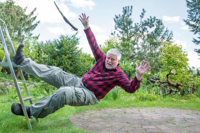 Détecteur de chute pour senior : fonctionnement, prix et guide de choix