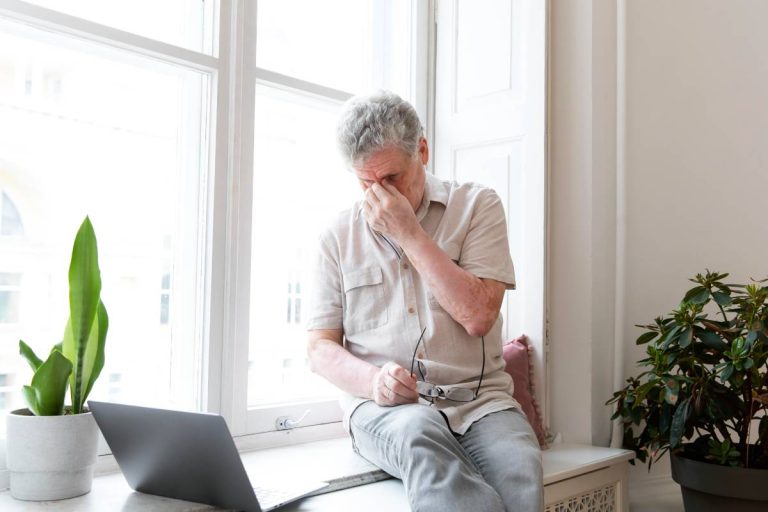 Malaise, AVC, chute : pourquoi chaque minute compte quand on est senior ?