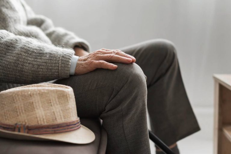 Être enfant de parent âgé : comment protéger sans surveiller ?
