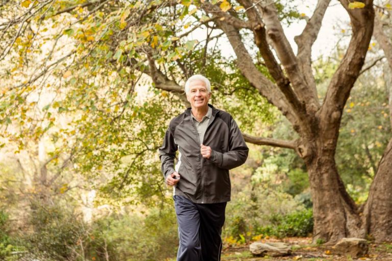 Combien coûte la téléassistance mobile avec GPS et détection de chute en 2025 ?