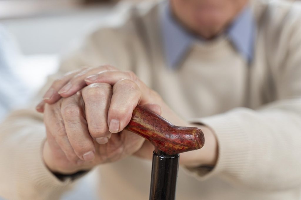 Sécurité et indépendance séniors à domicile