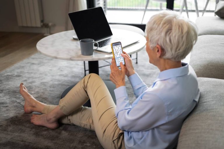 Quel est le meilleur pendentif détecteur de chute avec téléassistance ?