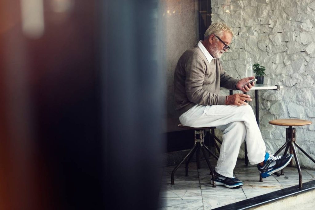 Personne âgée vivant seul