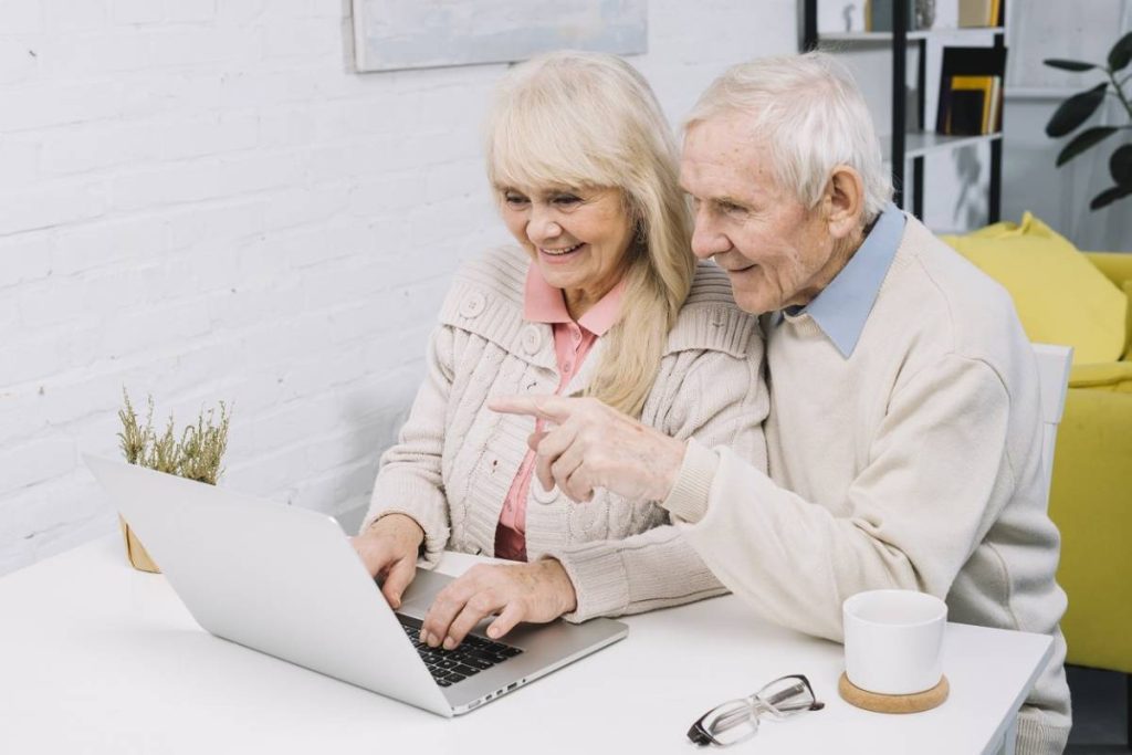 Sécurité des seniors sur les réseaux sociaux